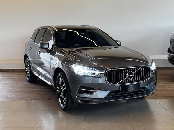 VOLVO XC60 2.0 T8 HYBRID MOMENTUM AWD GEARTRONIC